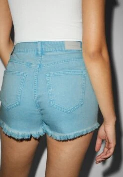 Shorts Vaqueros - Light Blue -Clockhouse Ventas 113f824e284e4d4d8b09f27270713cf5