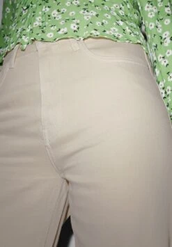 Vaqueros A Campana - Light Beige -Clockhouse Ventas 127bc86528144a4c944fb48f1a8a816e