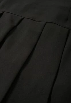 Falda Plisada - Black -Clockhouse Ventas 2cb0ef4d4d344b70af761957cfe3dce5