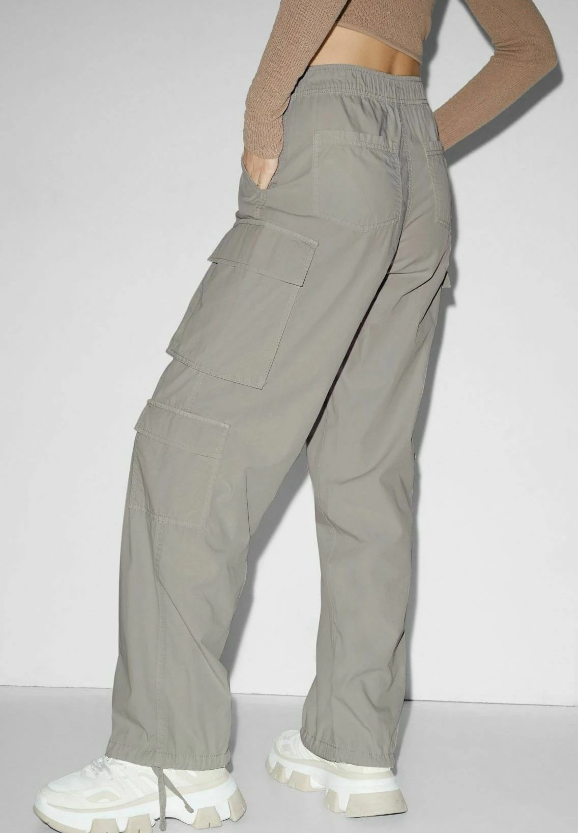 Pantalones Cargo - Light Gray 4 Pantalones Cargo - Light Gray - Imagen 2