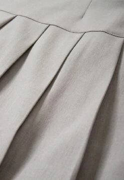 Falda Plisada - Gray -Clockhouse Ventas 84987b2768e446b6a635e09178399e41