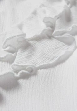 Blusa - White 15 Blusa - White -Clockhouse Ventas 90fe1f48500b4248970c4514dd364485