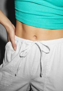 Pantalones Cargo - Cremewhite -Clockhouse Ventas 97f3512f9d774c31b1564bf9aa82579c