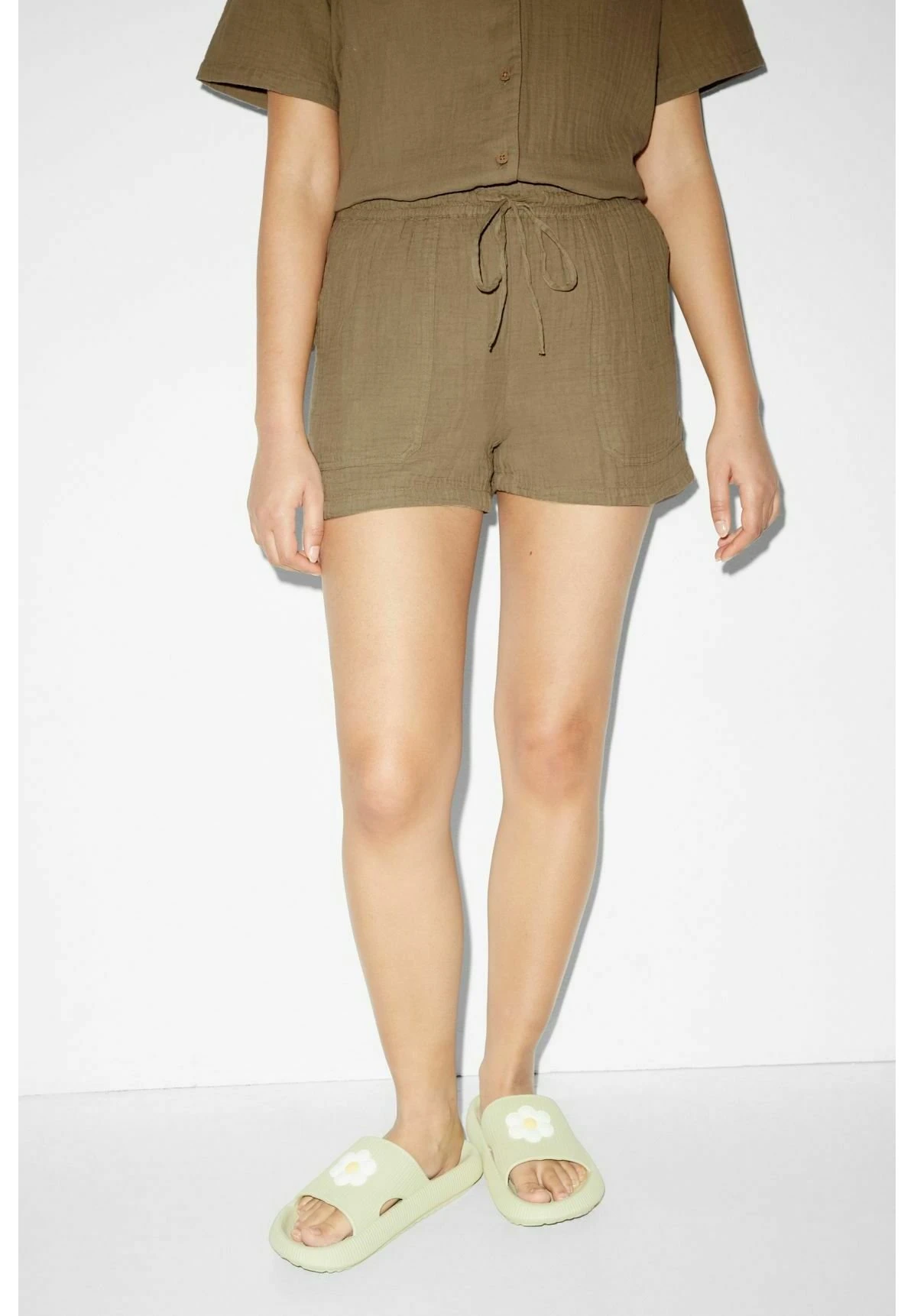 Shorts - Green 3 Shorts - Green