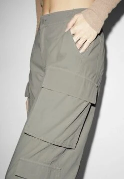 Pantalones Cargo - Light Gray 11 Pantalones Cargo - Light Gray -Clockhouse Ventas c67739673e7944829fba029b57ceac98