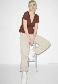 Blusa - Brown 12 Blusa - Brown -Clockhouse Ventas ce1257ba2b034eafbdee9d64f247c843