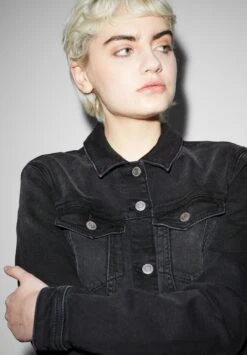 Chaqueta Vaquera - Black -Clockhouse Ventas dd2d9bfd7dee4388a2cd8f6af51087b2