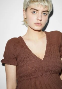 Blusa - Brown 11 Blusa - Brown -Clockhouse Ventas eeb6dc3162c3484c882d9484eafd1de4