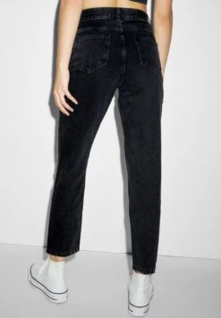 Jeans Tapered Fit- Vaqueros Slim Fit - Black 9 Jeans Tapered Fit- Vaqueros Slim Fit - Black -Clockhouse Ventas eeec0e7d2782419191a2cac0198d43f2